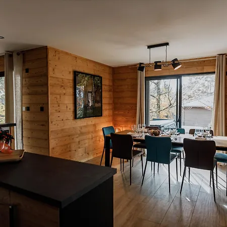 Luxe Au Golf Avec Bain A Remous, Piscine, Salles De Sport Et Bien-etre, Jeux Pour Tous Ages Country house Le Chambon-sur-Lignon