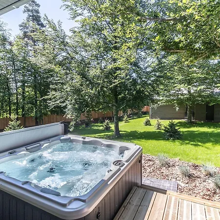 Hébergement de vacances Luxe Au Golf Avec Bain à Remous, Piscine, Salles De Sport Et Bien-être, Jeux Pour Tous âges - Fr-1-582-371 Le Chambon-sur-Lignon